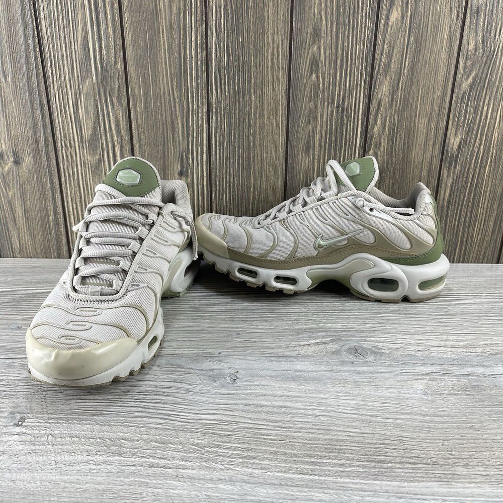 Nike Air Max Plus Light Bone Honeydew Alligator DX8954-001 Women's Size: 7
